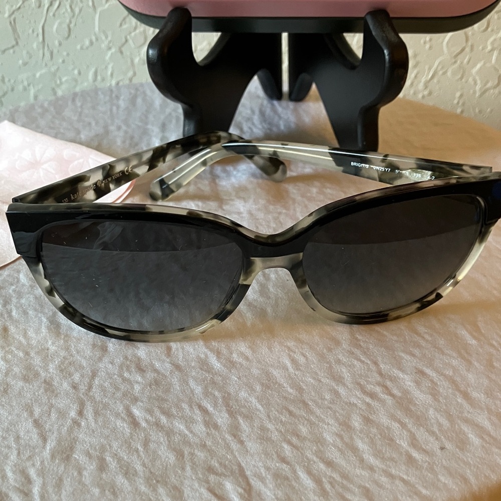 Kate Spade: Black & White Brigit Sunglasses- Black Gradient - Picture 4 of 16